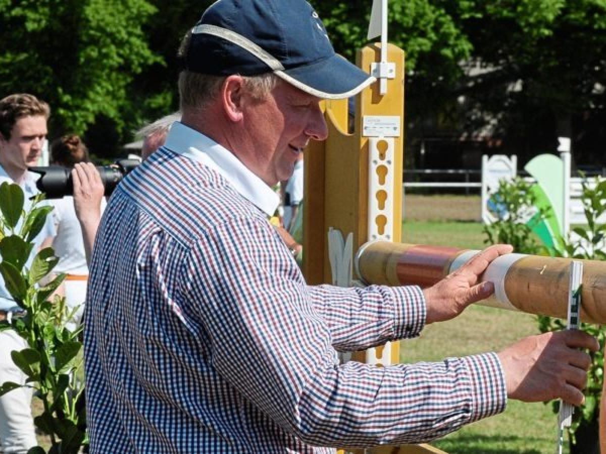 Werner Tapken beim aufbauen