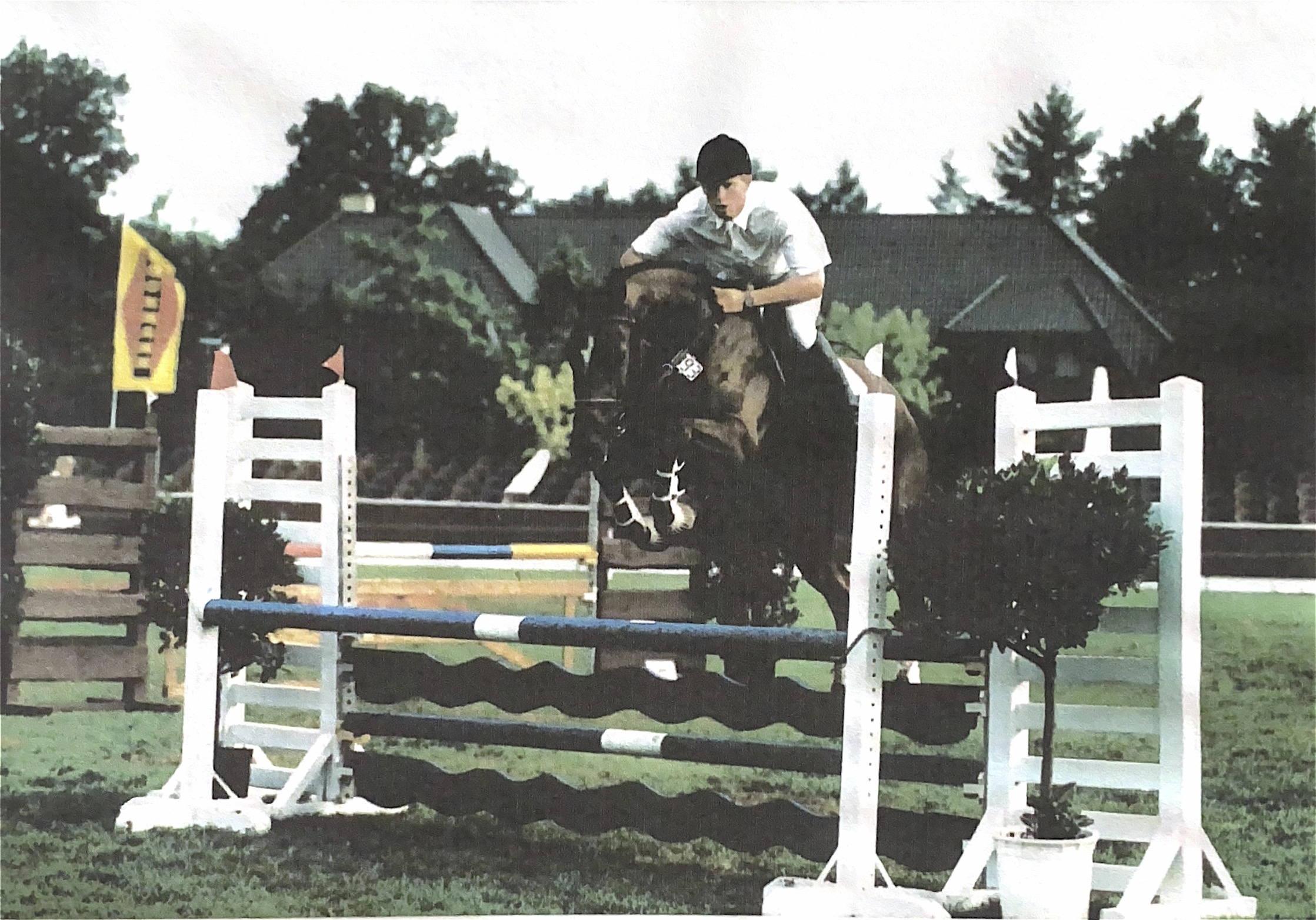Werner Tapken über einem Sprung